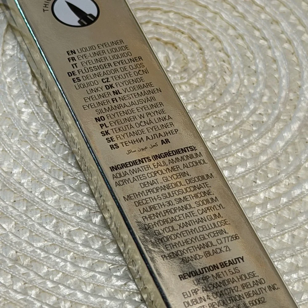 Revolution Beauty Double Flick‎ Liquid Eyeliner Duo Thick Thin Tips Black Vegan
